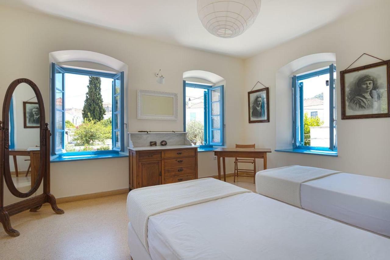 The Palm Tree House!! * Spetses Town